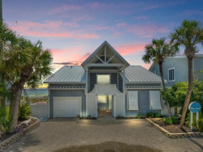 Luxury Gulf Front Property! Directly on the Beach! Sleeps 15!
